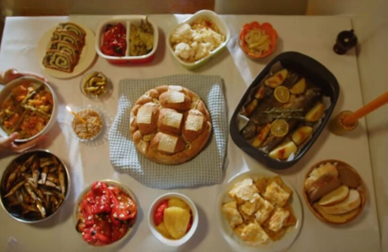 Slavljenje svetitelja u porodici čuva kulturno i duhovno nasleđe srpskog naroda kroz posebne običaje.